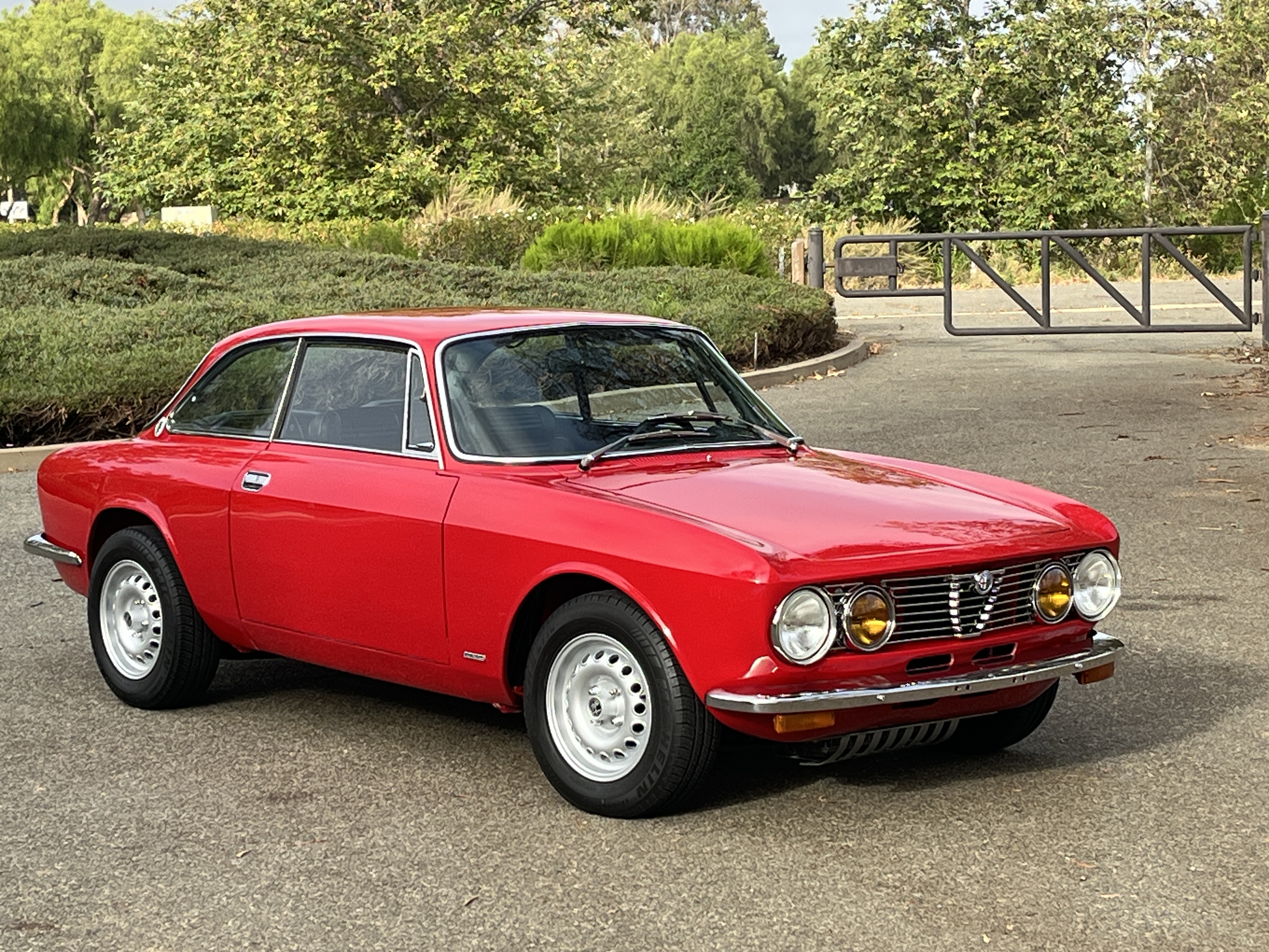Alfa Romeo GTV 2000 front three‑quarter - Sepia Motors